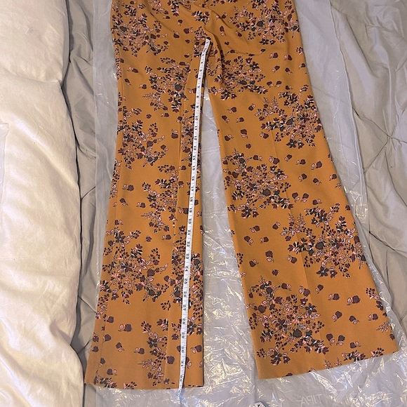 Floral Crepe Ruthie Pant - Picture 11 of 16